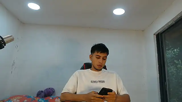 Snapshot of danielitopapuu chatting on 09-22-25, 10:23 danielitopapuu online show from 09-22-25, 10:23