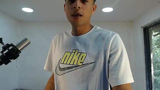 Snapshot of danielitopapuu chatting on 09-23-25, 08:12 danielitopapuu online show from 09-23-25, 08:12