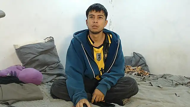 Snapshot of danielitopapuu chatting on 10-15-25, 09:31 danielitopapuu online show from 10-15-25, 09:31