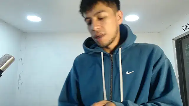 Snapshot of danielitopapuu chatting on 10-17-25, 11:35 danielitopapuu online show from 10-17-25, 11:35