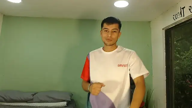 Snapshot of danielitopapuu chatting on 02-10-26, 12:09 danielitopapuu online show from 02-10-26, 12:09