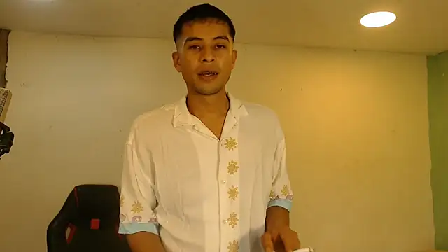 Snapshot of danielitopapuu chatting on 05-08-26, 04:56 danielitopapuu online show from 05-08-26, 04:56