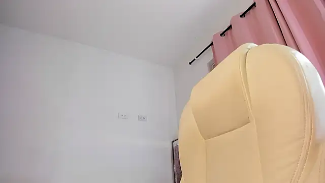 Snapshot of jessimegansexi chatting on 03-11-25, 08:20 jessimegansexi online show from 03-11-25, 08:20