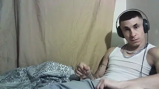 Snapshot of --D-a-D-D-y- chatting on 12-13-24, 11:39 --D-a-D-D-y- online show from 12-13-24, 11:39