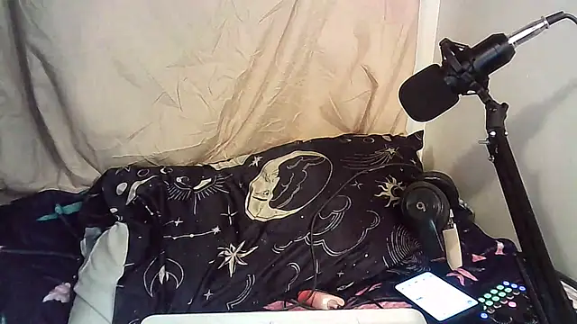 Snapshot of --D-a-D-D-y- chatting on 01-07-25, 12:34 --D-a-D-D-y- online show from 01-07-25, 12:34