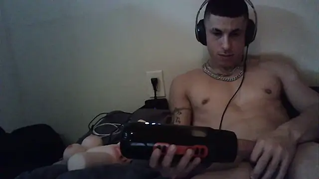 Snapshot of --D-a-D-D-y- chatting on 01-20-25, 03:39 --D-a-D-D-y- online show from 01-20-25, 03:39