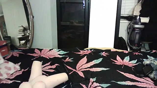 Snapshot of --D-a-D-D-y- chatting on 02-02-25, 04:37 --D-a-D-D-y- online show from 02-02-25, 04:37