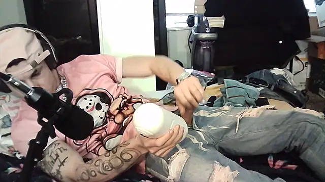 Snapshot of --D-a-D-D-y- chatting on 02-02-25, 03:49 --D-a-D-D-y- online show from 02-02-25, 03:49