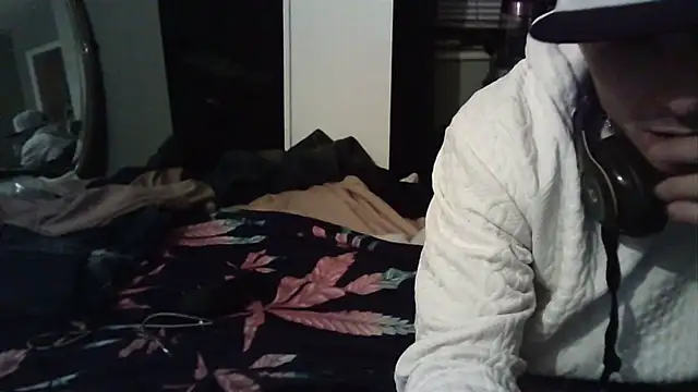 Snapshot of --D-a-D-D-y- chatting on 02-05-25, 12:17 --D-a-D-D-y- online show from 02-05-25, 12:17