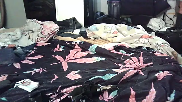 Snapshot of --D-a-D-D-y- chatting on 02-05-25, 07:20 --D-a-D-D-y- online show from 02-05-25, 07:20