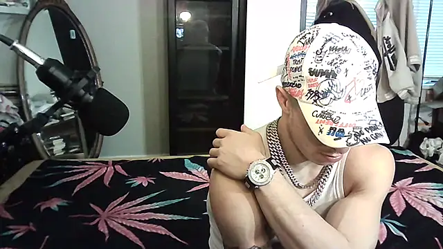 Snapshot of --D-a-D-D-y- chatting on 02-06-25, 12:11 --D-a-D-D-y- online show from 02-06-25, 12:11