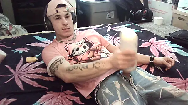 Snapshot of --D-a-D-D-y- chatting on 02-12-25, 07:45 --D-a-D-D-y- online show from 02-12-25, 07:45