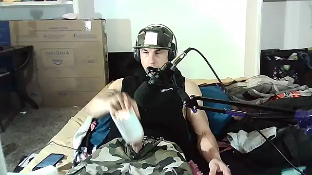 Snapshot of --D-a-D-D-y- chatting on 03-14-25, 01:24 --D-a-D-D-y- online show from 03-14-25, 01:24