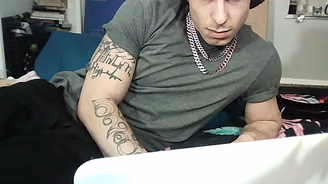 Snapshot of --D-a-D-D-y- chatting on 03-21-25, 01:56 --D-a-D-D-y- online show from 03-21-25, 01:56