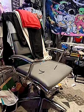 Snapshot of --D-a-D-D-y- chatting on 09-13-25, 10:09 --D-a-D-D-y- online show from 09-13-25, 10:09