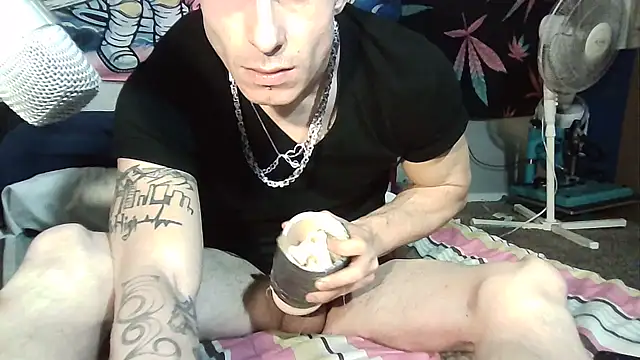 Snapshot of --D-a-D-D-y- chatting on 10-09-25, 12:47 --D-a-D-D-y- online show from 10-09-25, 12:47