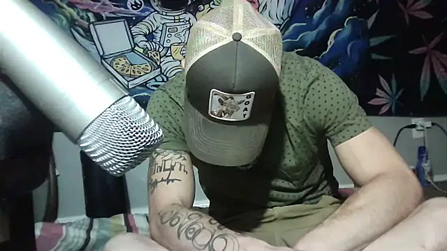 Snapshot of --D-a-D-D-y- chatting on 10-12-25, 08:24 --D-a-D-D-y- online show from 10-12-25, 08:24