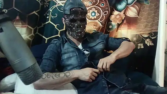 Snapshot of --D-a-D-D-y- chatting on 10-23-25, 01:16 --D-a-D-D-y- online show from 10-23-25, 01:16