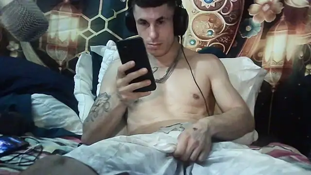 Snapshot of --D-a-D-D-y- chatting on 10-30-25, 11:05 --D-a-D-D-y- online show from 10-30-25, 11:05