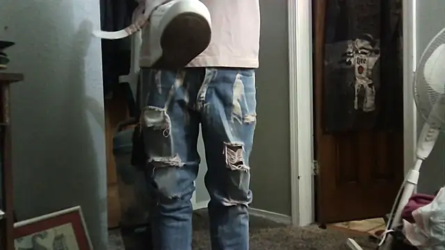 Snapshot of --D-a-D-D-y- chatting on 11-26-25, 05:30 --D-a-D-D-y- online show from 11-26-25, 05:30