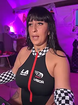 CarolaDrago online show from 10-24-25, 04:36