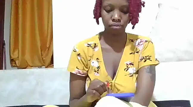 Snapshot of sexxygoldy chatting on 02-14-25, 02:07 sexxygoldy online show from 02-14-25, 02:07