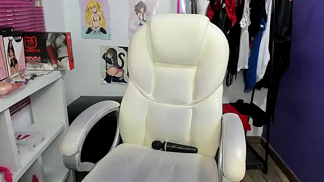 Snapshot of Mishka__ chatting on 01-30-25, 03:00 Mishka online show from 01-30-25, 03:00