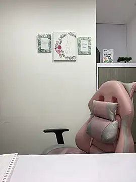 SophiaLaurens online show from 03-23-25, 08:15