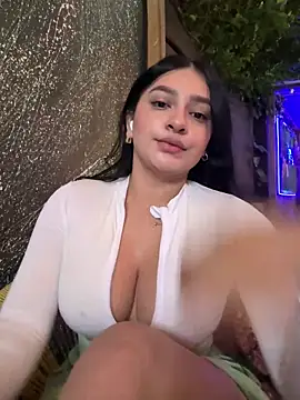 Snapshot of sarasoto_1 chatting on 03-23-25, 02:15 sarasoto 1 online show from 03-23-25, 02:15