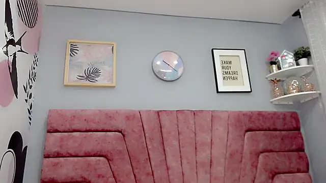 ValeriaAguilar online show from 12-20-24, 06:56