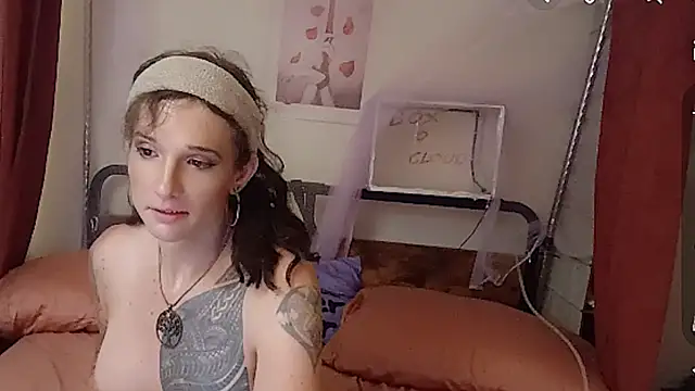 Snapshot of cassiemichellexx chatting on 07-14-26, 10:21 cassiemichellexx online show from 07-14-26, 10:21