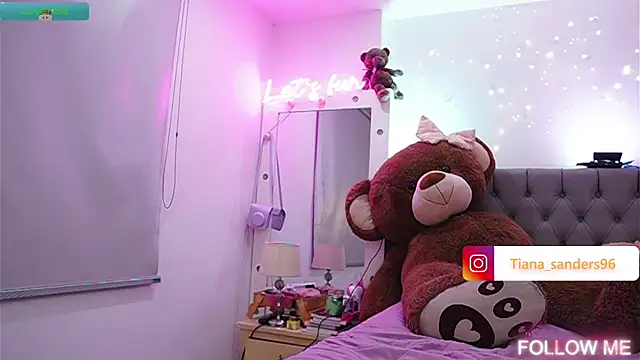 Snapshot of Tiana_sanders chatting on 01-18-25, 03:53 Tiana sanders online show from 01-18-25, 03:53