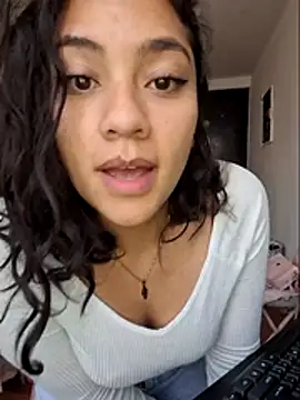 Snapshot of Thaliacooper_ chatting on 12-11-24, 06:20 Thaliacooper online show from 12-11-24, 06:20