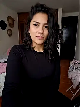 Snapshot of Thaliacooper_ chatting on 12-13-24, 08:47 Thaliacooper online show from 12-13-24, 08:47