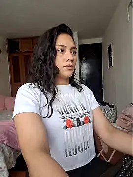 Snapshot of Thaliacooper_ chatting on 12-19-24, 06:56 Thaliacooper online show from 12-19-24, 06:56