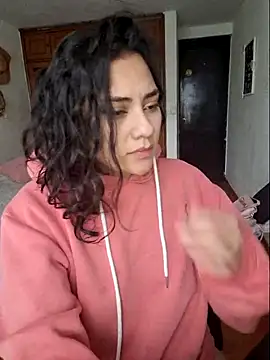 Snapshot of Thaliacooper_ chatting on 12-24-24, 08:05 Thaliacooper online show from 12-24-24, 08:05