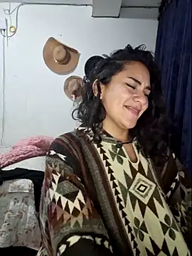 Snapshot of Thaliacooper_ chatting on 01-19-25, 05:37 Thaliacooper online show from 01-19-25, 05:37