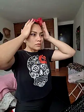 Snapshot of Thaliacooper_ chatting on 02-19-25, 04:33 Thaliacooper online show from 02-19-25, 04:33