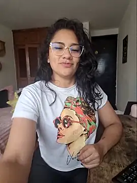 Snapshot of Thaliacooper_ chatting on 09-11-25, 05:35 Thaliacooper online show from 09-11-25, 05:35