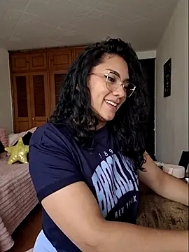 Snapshot of Thaliacooper_ chatting on 09-12-25, 06:41 Thaliacooper online show from 09-12-25, 06:41