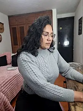 Snapshot of Thaliacooper_ chatting on 09-20-25, 11:39 Thaliacooper online show from 09-20-25, 11:39