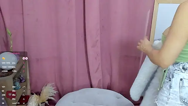 Snapshot of _AllisonSweet_ chatting on 09-29-25, 08:24 AllisonSweet online show from 09-29-25, 08:24