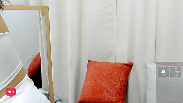 Snapshot of _AllisonSweet_ chatting on 11-15-25, 10:04 AllisonSweet online show from 11-15-25, 10:04