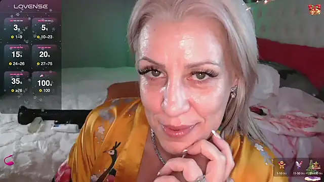 Snapshot of VegasDani chatting on 12-20-24, 08:17 VegasDani online show from 12-20-24, 08:17