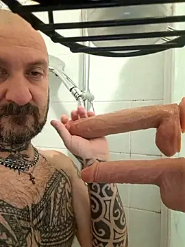 Snapshot of teddy79good chatting on 12-15-25, 04:44 teddy79good online show from 12-15-25, 04:44