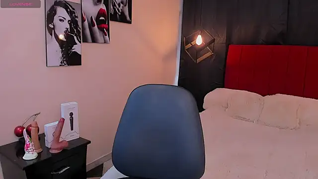 Megan Do Santos online show from 02-03-25, 08:24