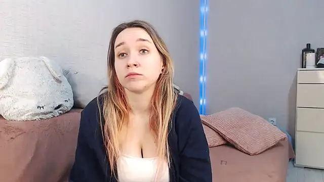 lovely hayley online show from 02-02-26, 09:35