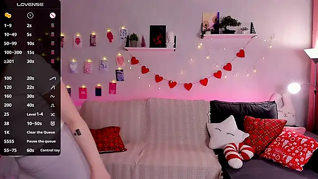 LanaBlu  online show from 12-18-25, 02:17