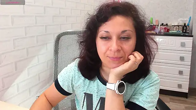 TeasyLana online show from 05-07-26, 04:29