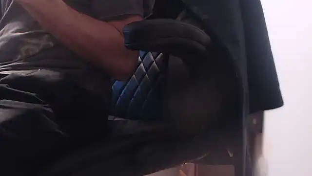 Snapshot of flexingplexico chatting on 03-08-25, 08:33 flexingplexico online show from 03-08-25, 08:33